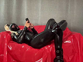 LatexPaulina Cam