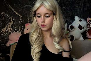 BundtAmely Cam