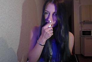 HollyTuts Cam
