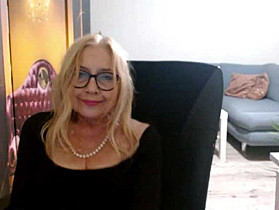 BlondeSofia Cam