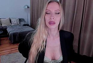 ToxicBlonde Cam